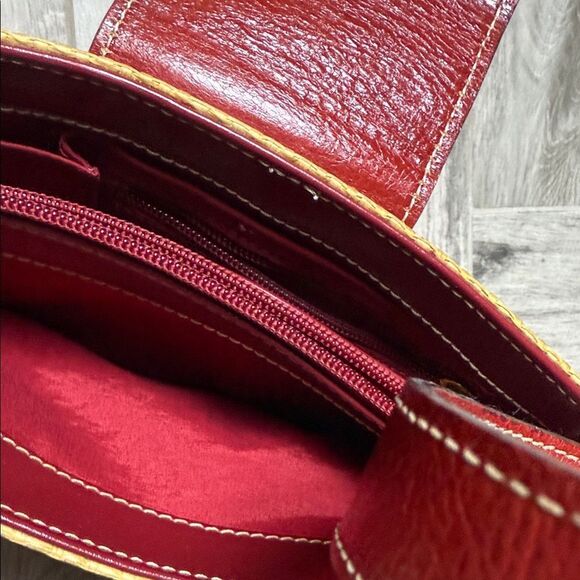 Kenneth Cole Red and Tan Shoulder Bag - Picture 9 of 10